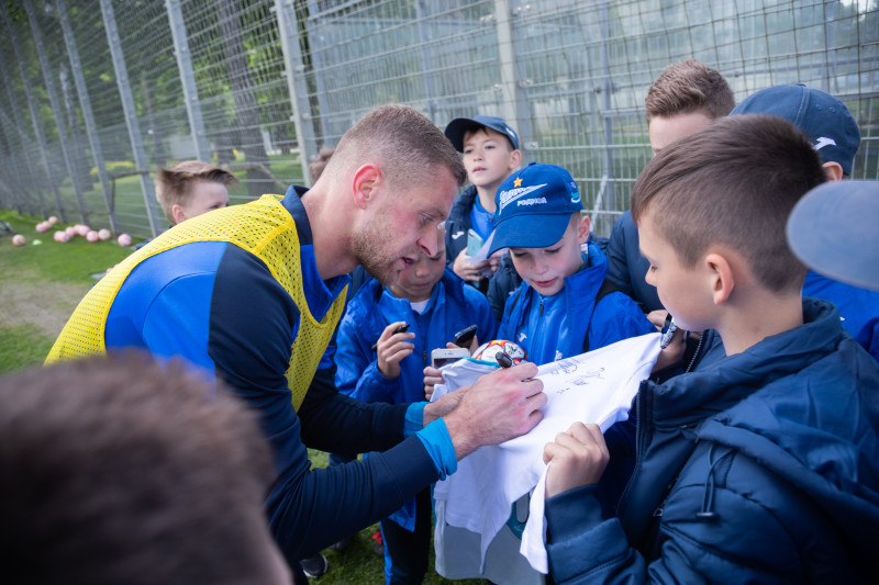Игроки команды «Газпром»-Академии 2013 г.р. на тренировке «Зенита»