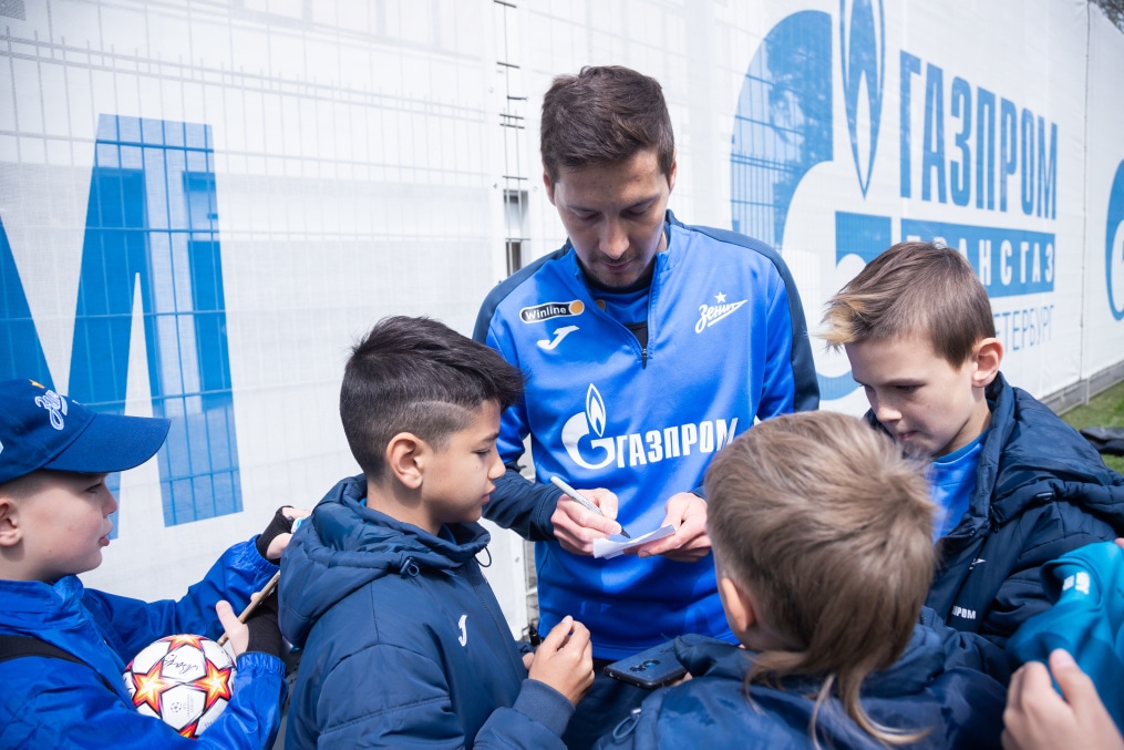 Игроки команды «Газпром»-Академии 2013 г.р. на тренировке «Зенита»