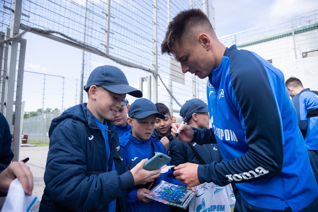 Игроки команды «Газпром»-Академии 2013 г.р. на тренировке «Зенита»