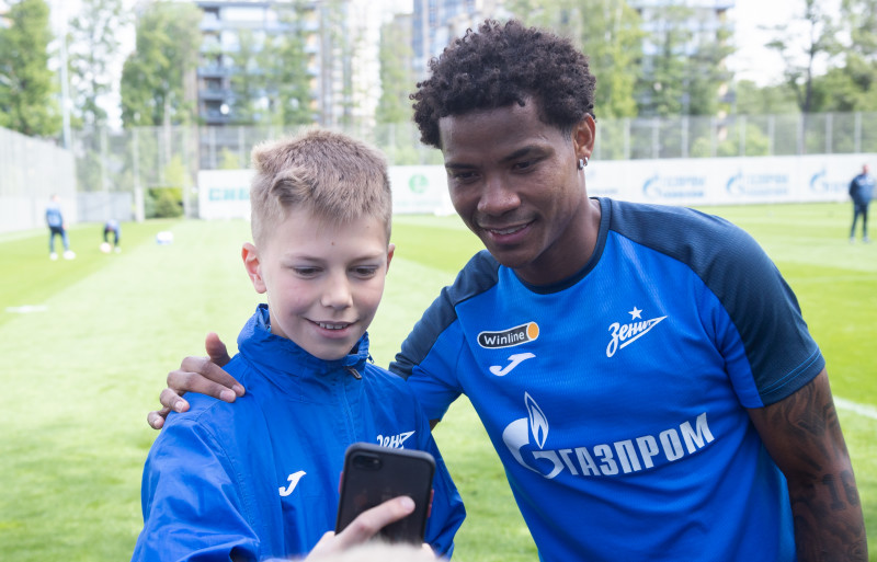 Игроки команды «Газпром»-Академии 2013 г.р. на тренировке «Зенита»