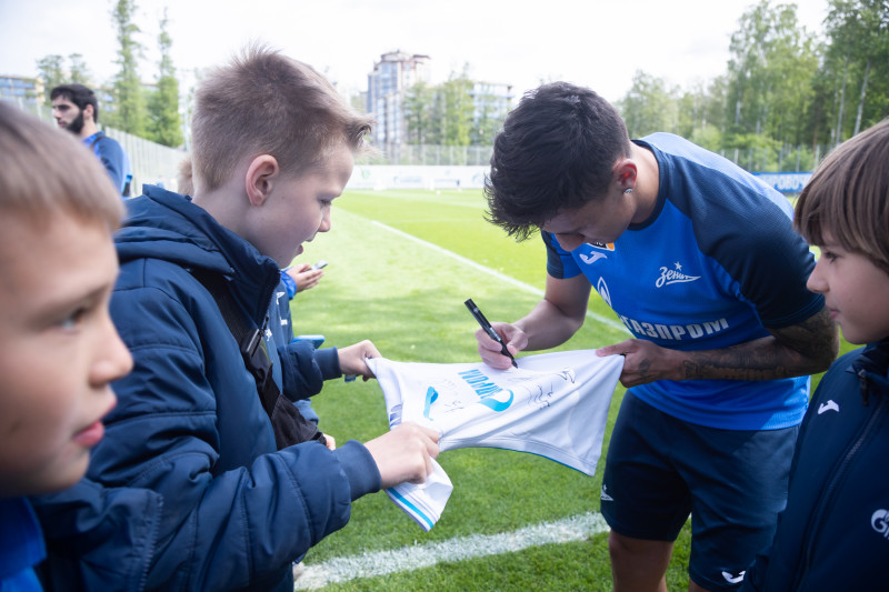 Игроки команды «Газпром»-Академии 2013 г.р. на тренировке «Зенита»