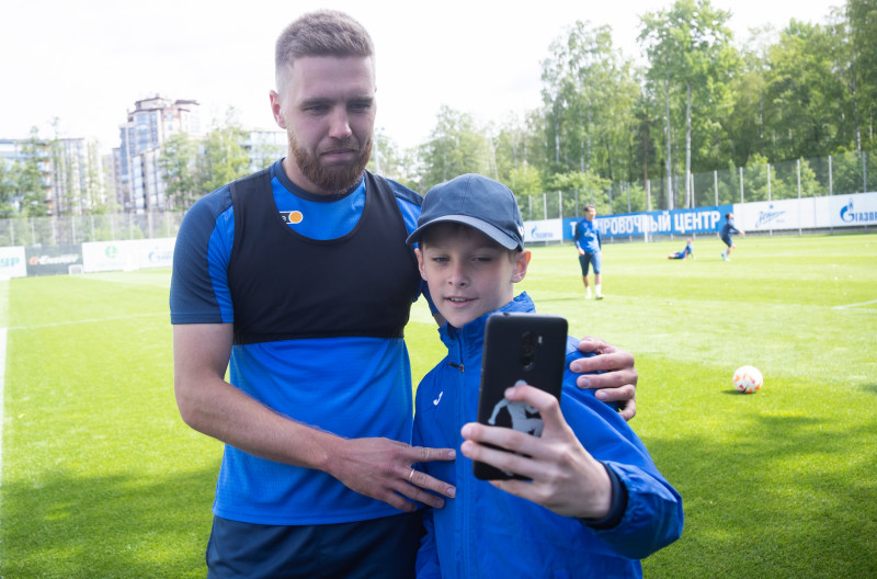 Игроки команды «Газпром»-Академии 2013 г.р. на тренировке «Зенита»