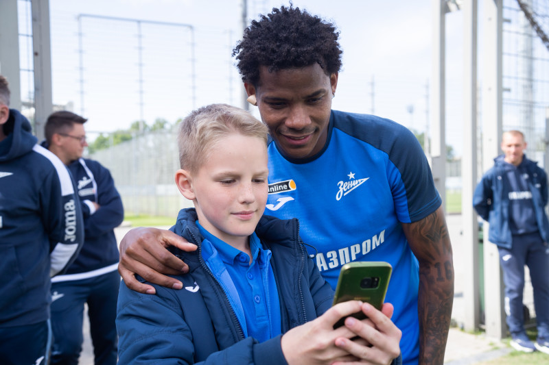 Игроки команды «Газпром»-Академии 2013 г.р. на тренировке «Зенита»