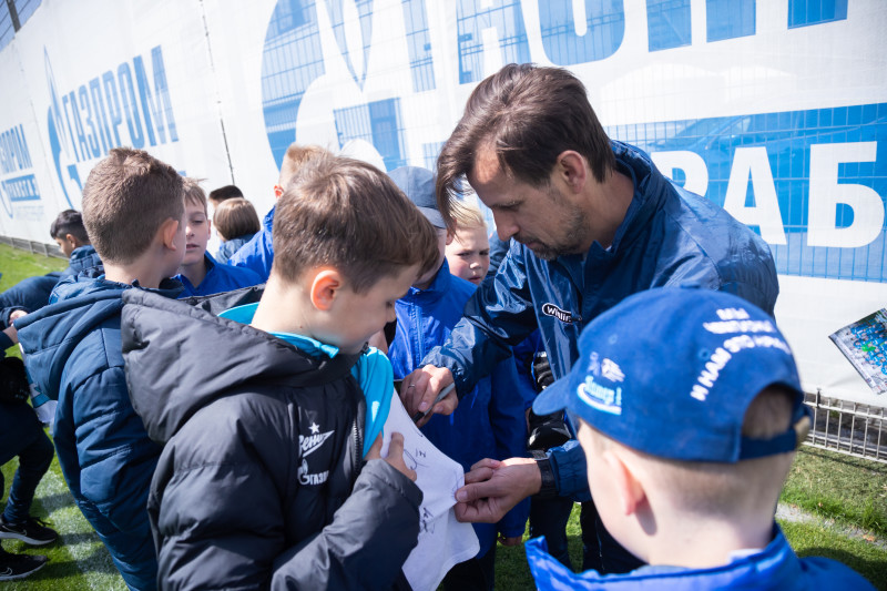 Игроки команды «Газпром»-Академии 2013 г.р. на тренировке «Зенита»