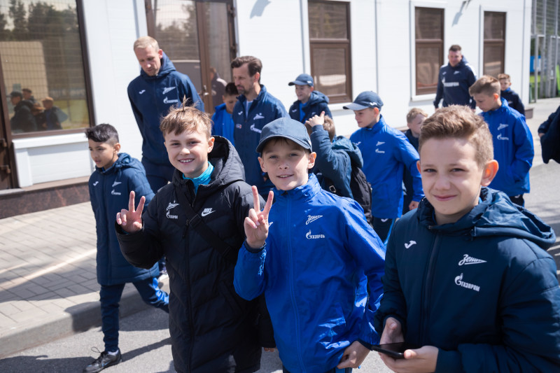 Игроки команды «Газпром»-Академии 2013 г.р. на тренировке «Зенита»