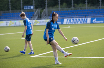 Тренировка женской молодежной команды «Зенит» перед выездом в Новосибирск