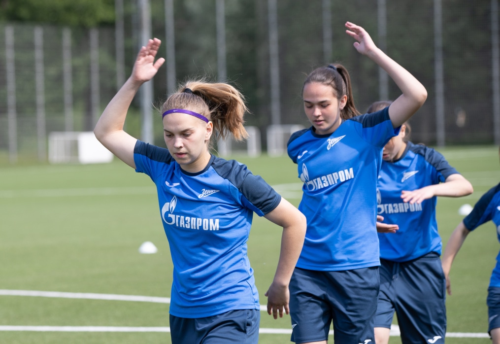 Тренировка женской молодежной команды «Зенит» перед выездом в Новосибирск