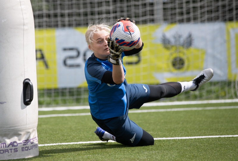 Тренировка женской молодежной команды «Зенит» перед выездом в Новосибирск