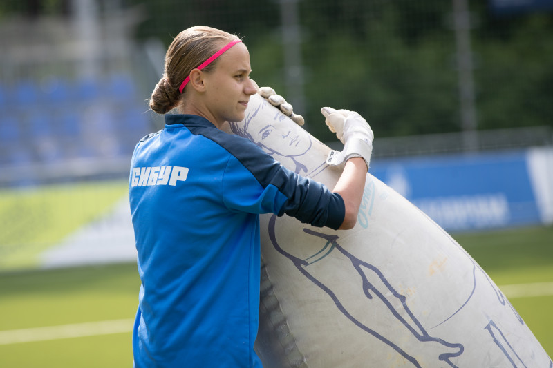 Тренировка женской молодежной команды «Зенит» перед выездом в Новосибирск