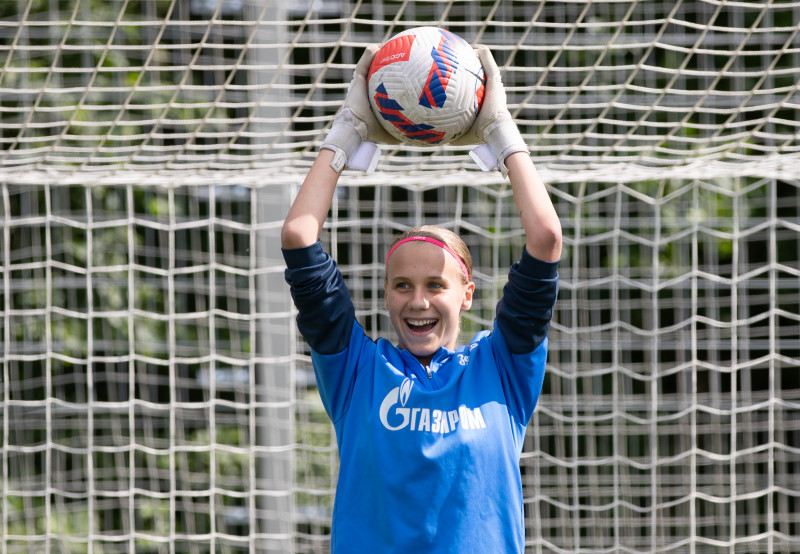 Тренировка женской молодежной команды «Зенит» перед выездом в Новосибирск