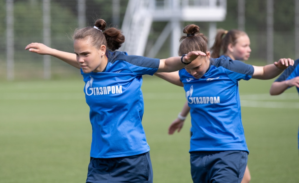 Тренировка женской молодежной команды «Зенит» перед выездом в Новосибирск