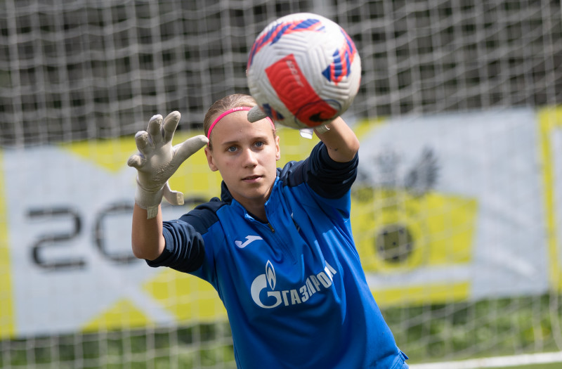 Тренировка женской молодежной команды «Зенит» перед выездом в Новосибирск