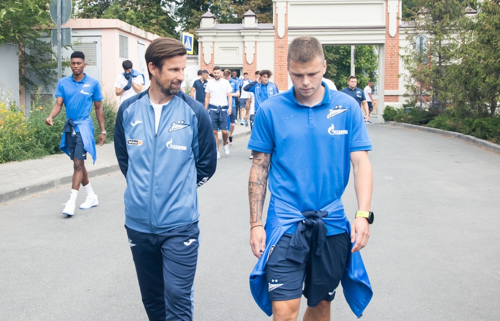 Прогулка команды перед матчем «Зенит» — ЦСКА