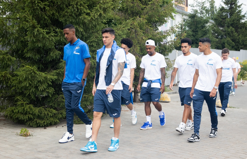 Прогулка команды перед матчем «Зенит» — ЦСКА