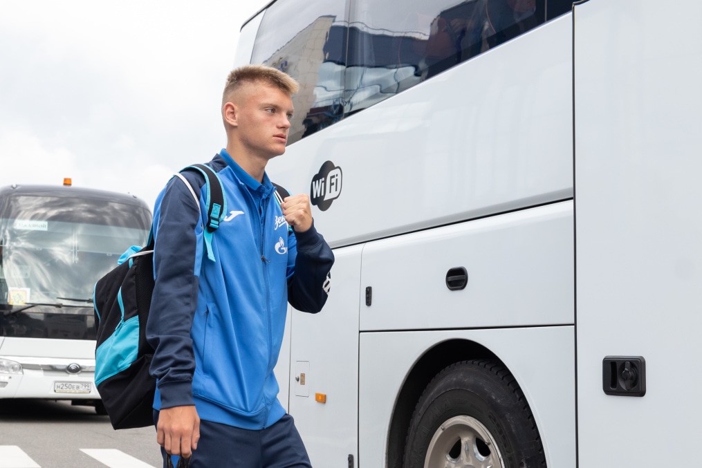 Выезд команд «Зенита» на матч 1-го тура ЮФЛ в Ростов-на-Дону