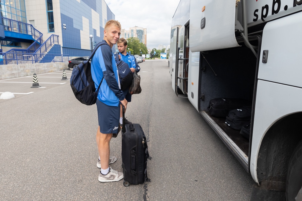 Выезд команд «Зенита» на матч 1-го тура ЮФЛ в Ростов-на-Дону