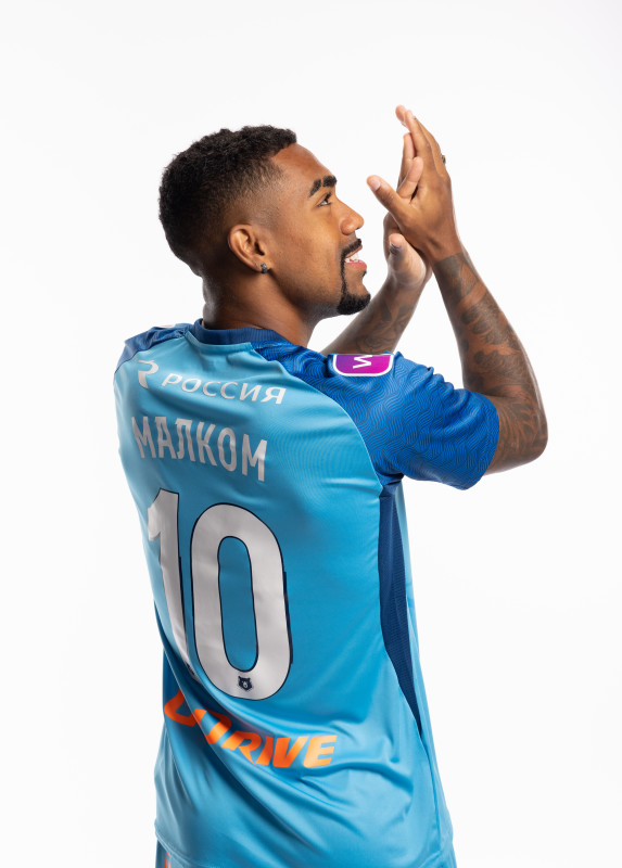 Индивидуальная фотосессия игроков ФК «Зенит» в форме Joma сезона 2023/24