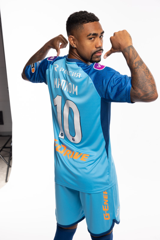 Индивидуальная фотосессия игроков ФК «Зенит» в форме Joma сезона 2023/24