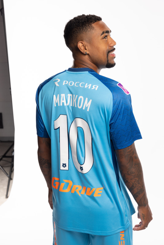 Индивидуальная фотосессия игроков ФК «Зенит» в форме Joma сезона 2023/24