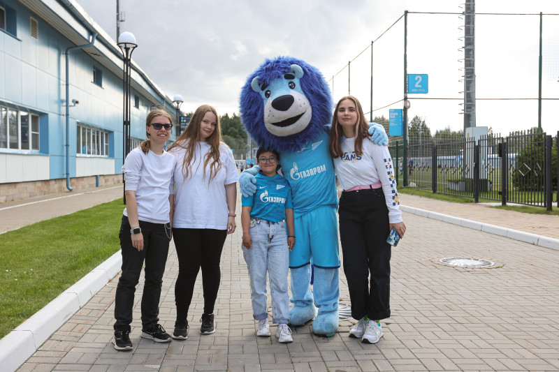 «Фан-променад» перед матчем  Суперлиги 2023, «Зенит» — «Чертаново»