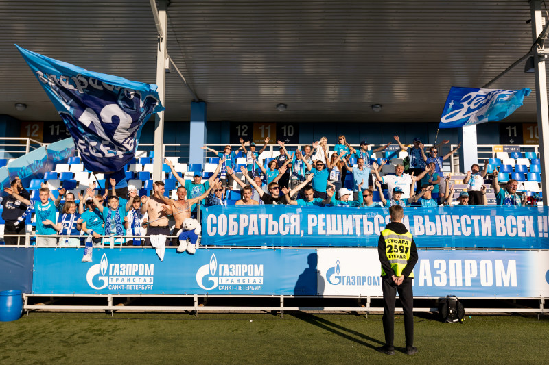 Болельщики на матче Суперлиги 2023, «Зенит» — «Чертаново»