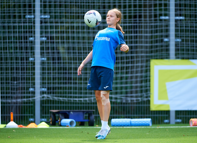 Тренировка женской команды «Зенит» U-14