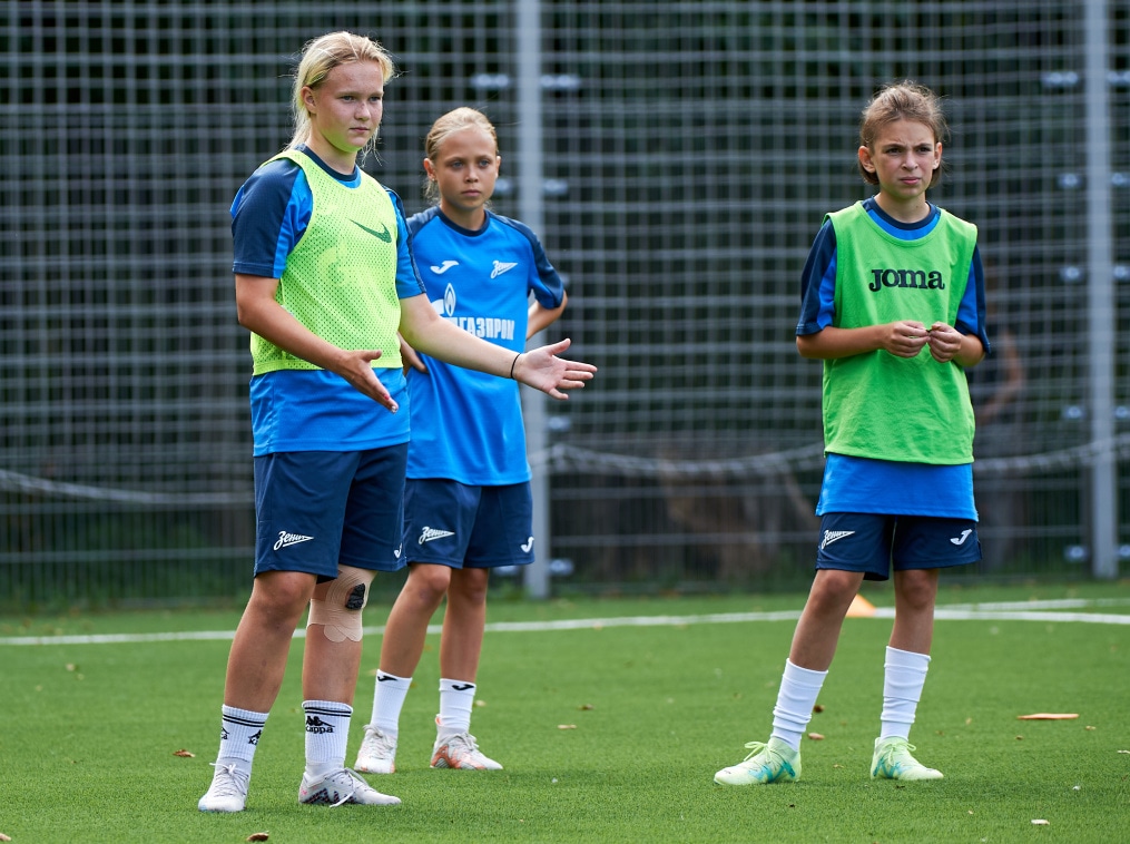 Тренировка женской команды «Зенит» U-14