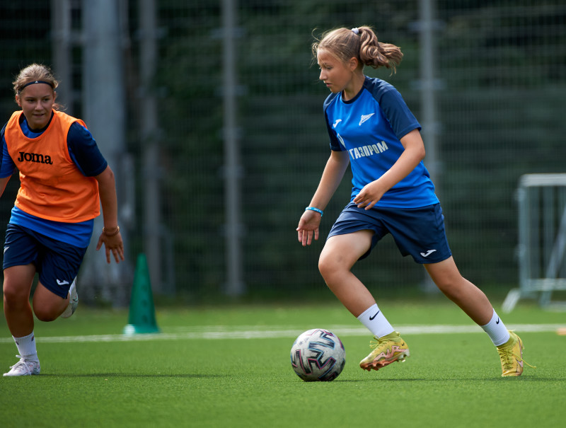 Тренировка женской команды «Зенит» U-14