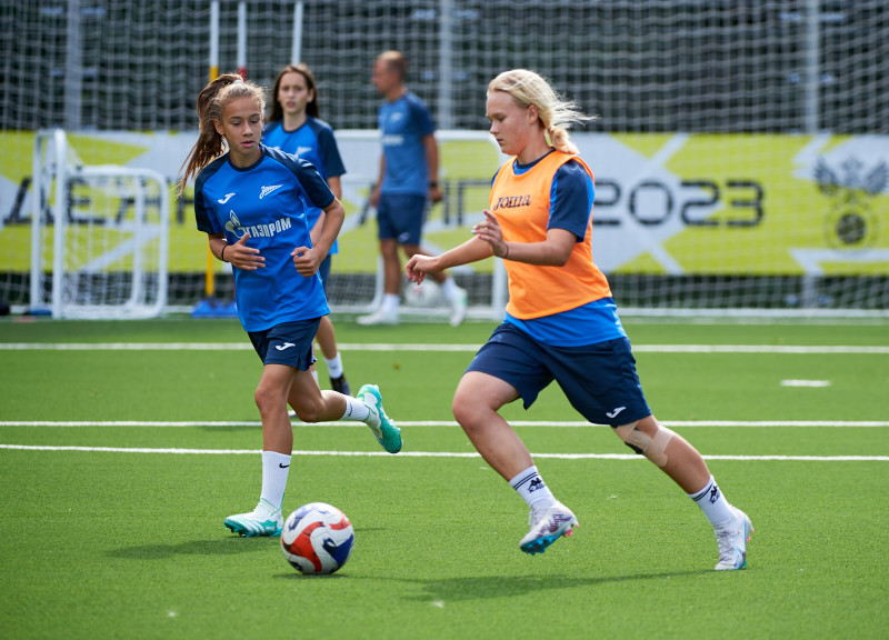 Тренировка женской команды «Зенит» U-14