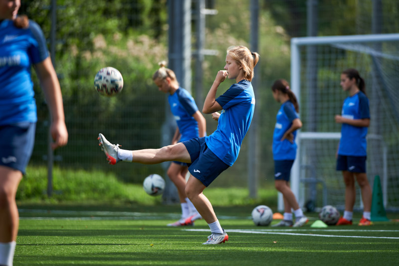 Тренировка женской команды «Зенит» U-14