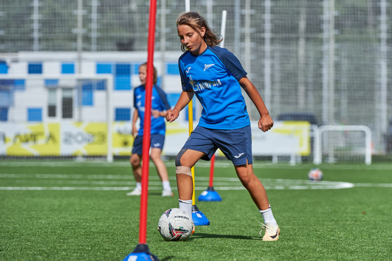 Тренировка женской команды «Зенит» U-14