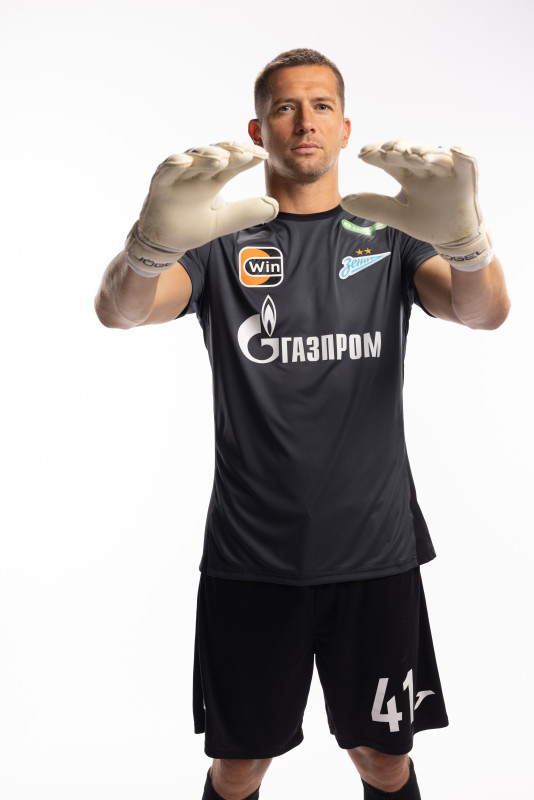 Индивидуальная фотосессия игроков ФК «Зенит» в форме Joma сезона 2023/24