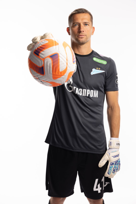 Индивидуальная фотосессия игроков ФК «Зенит» в форме Joma сезона 2023/24