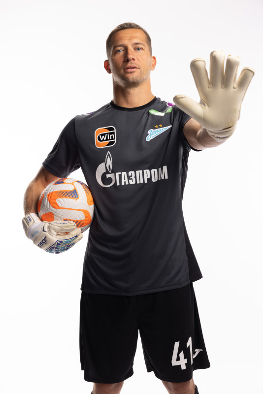 Индивидуальная фотосессия игроков ФК «Зенит» в форме Joma сезона 2023/24