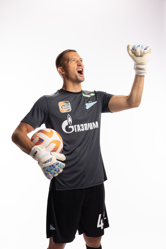 Индивидуальная фотосессия игроков ФК «Зенит» в форме Joma сезона 2023/24