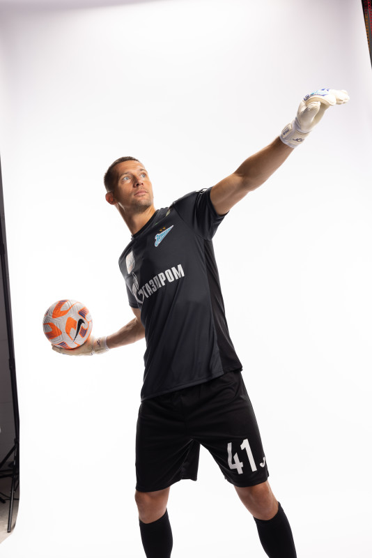 Индивидуальная фотосессия игроков ФК «Зенит» в форме Joma сезона 2023/24