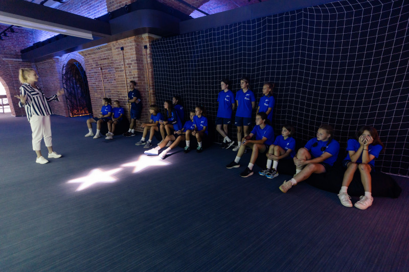 Экскурсия женской команды «Зенит»-U-14 в галерею «Цифергауз»