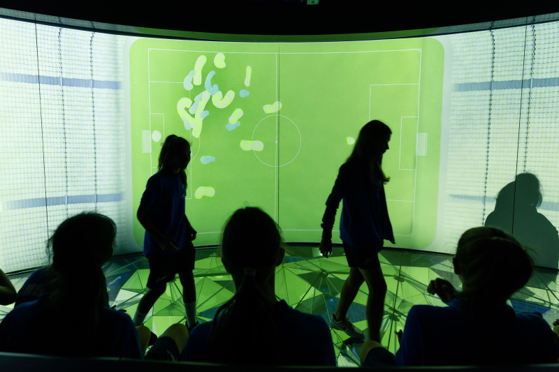 Экскурсия женской команды «Зенит»-U-14 в галерею «Цифергауз»