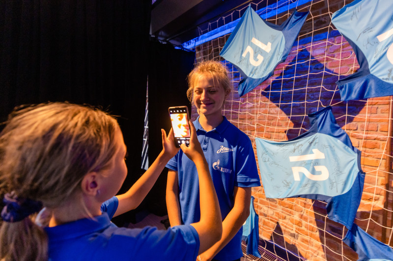 Экскурсия женской команды «Зенит»-U-14 в галерею «Цифергауз»