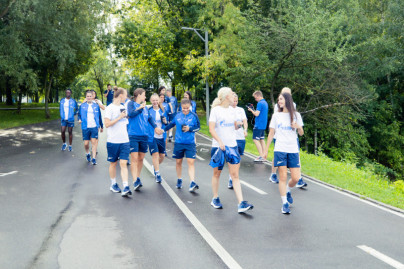 Прогулка женской команды перед матчем с «Динамо»