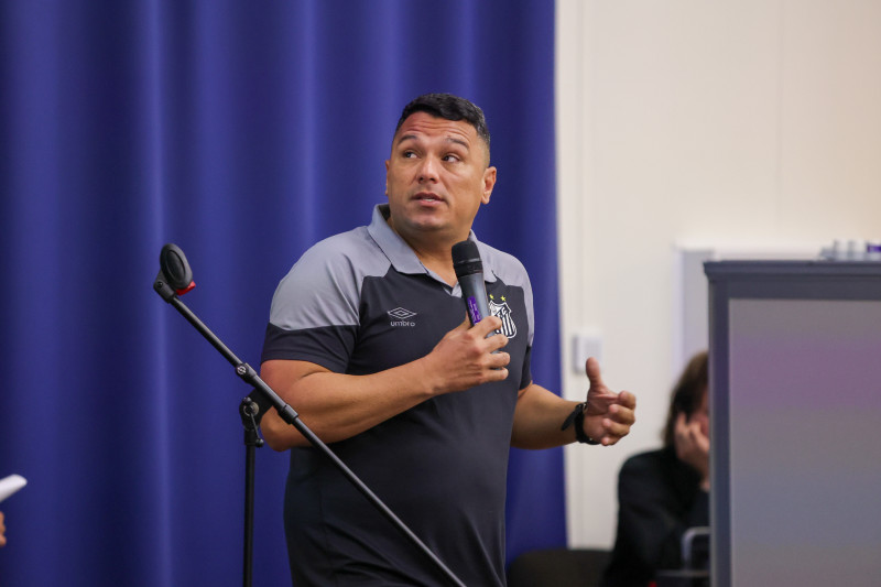 Перейра Монте Ф. — тренер академии футбольного клуба «Сантос»