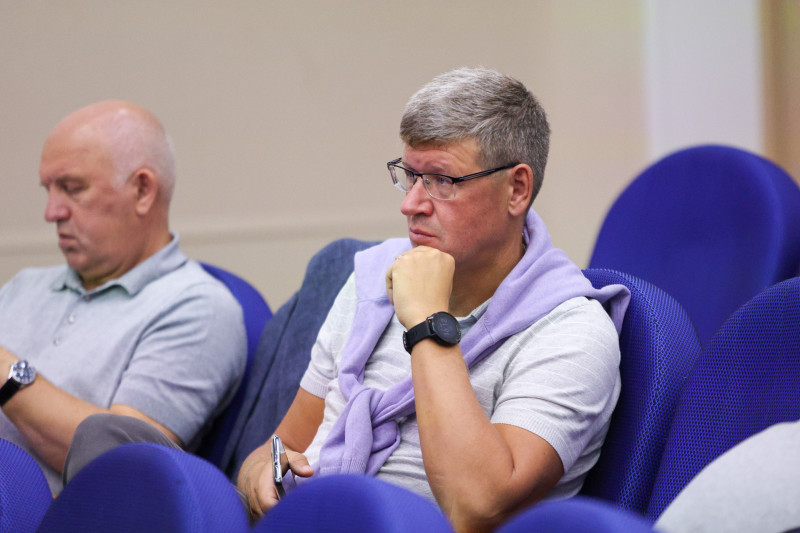 Иван Шабаров  — старший тренер молодежной сборной России по футболу