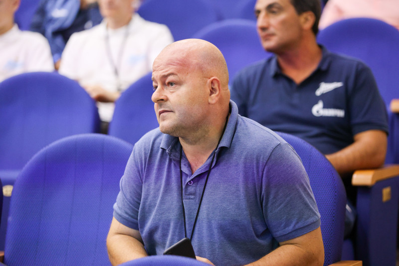 Иван Шабаров  — старший тренер молодежной сборной России по футболу