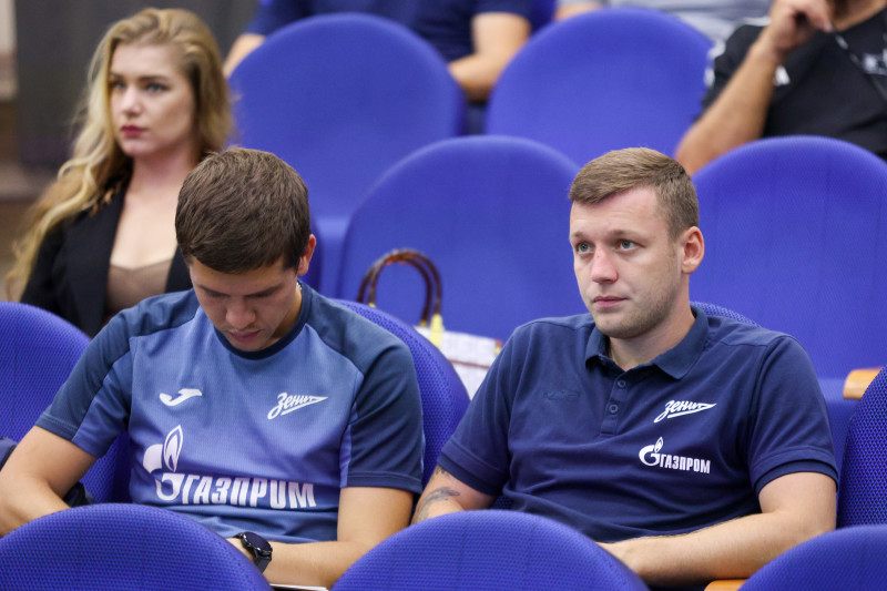 Иван Шабаров  — старший тренер молодежной сборной России по футболу