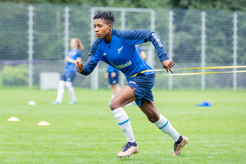 Тренировка женской команды «Зенит» перед матчем с ЖФК «Рязань-ВДВ»