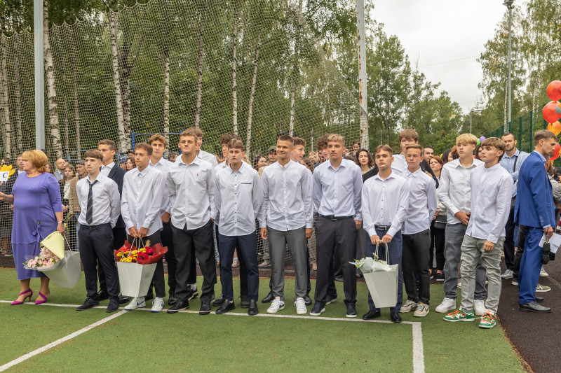 Воспитанники «Газпром»-Академии на «Дне знаний» в лицее № 95