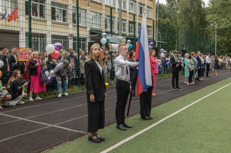Воспитанники «Газпром»-Академии на «Дне знаний» в лицее № 95