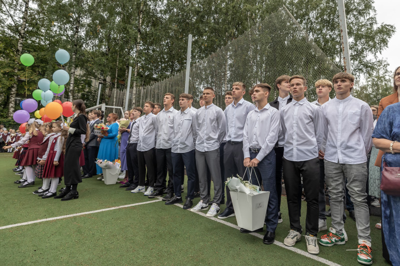 Воспитанники «Газпром»-Академии на «Дне знаний» в лицее № 95