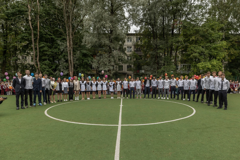 Воспитанники «Газпром»-Академии на «Дне знаний» в лицее № 95