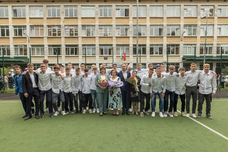 Воспитанники «Газпром»-Академии на «Дне знаний» в лицее № 95